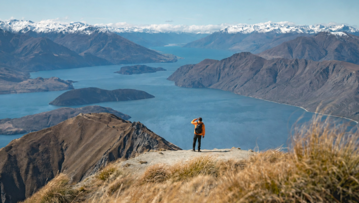 Man kijkt uit over Roys Peak bij Wanaka