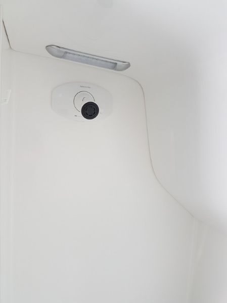 Douche in de badkamer van de Wendekreisen Koru 2 Freedom