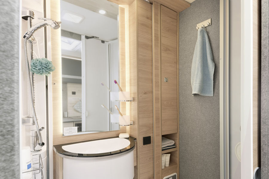 McRent-Kiwi-Compact-Nieuw-Zeeland-badkamer-douche