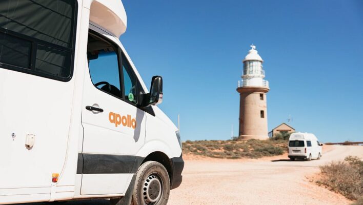 Apollo Euro Quest rijdt naar Vlamingh Head vuurtoren bij Exmouth