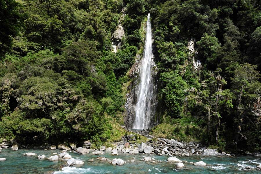 De Fantail Falls bij de Haast Pass op het Zuidereiland